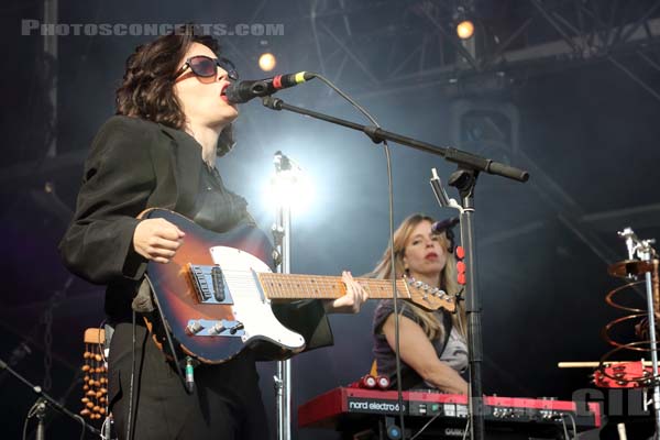 ANNA CALVI - 2018-08-25 - SAINT CLOUD - Domaine National - Scene de la Cascade - 